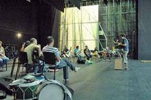 Não músicos ao palco