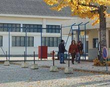 Bispo pede «medidas concretas» ao Governo no
        caso da Delphi