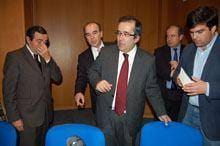 «Portugueses devem decidir sobre a
        regionalização, mas mais tarde»