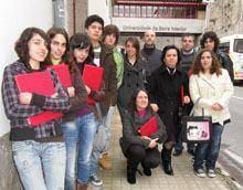 “Ser Cientista por um dia…..Com as Mãos nas
Partículas”