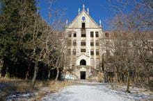 Lançado concurso para transformar
        ex-sanatório dos Ferroviários em pousada