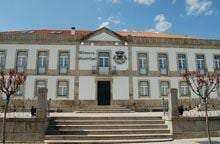 Câmara de Fornos oferece manuais escolares