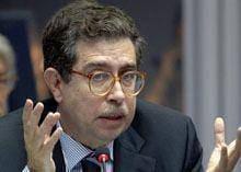 Estudantes não terão de devolver bolsas