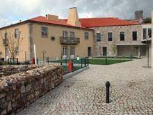 Pousada de Linhares encerrada para obras há
meses