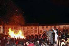 Morte do galo anima ruas da cidade