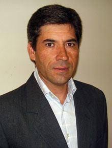 «Esta crise é mais uma machadada para o
        distrito»