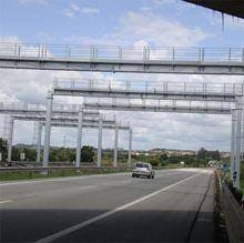 Empresários só querem estrangeiros a pagar
        portagens na A23 e A25