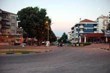 Obras no “Arco Comercial” atrasadas por não
        haver dinheiro para expropriações