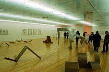 Escultura de Ângelo de Sousa em exposição no
TMG