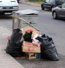 Recolha de lixo inalterada em São Miguel