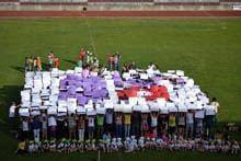 Mega logotipo humano juntou centenas contra
        o cancro na Guarda