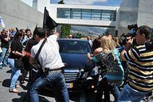 Ministro da Economia cercado na Covilhã