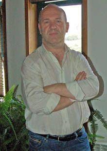 «Temos que assumir definitivamente que é
        preciso ir à procura de alunos e empresas»