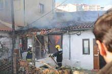 Incêndio desalojou três pessoas na Covilhã