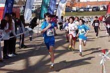 Centenas de jovens no Corta-Mato Escolar Distrital