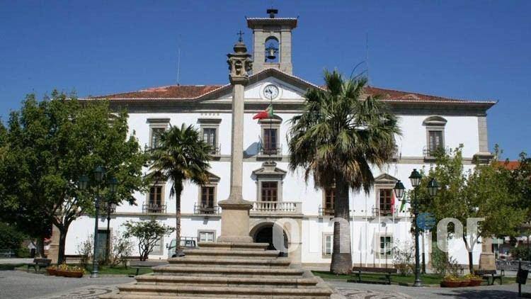 Em 2017, a Câmara do Fundão tinha uma dívida total de 60,6 milhões de euros para uma receita de 21,2 milhões