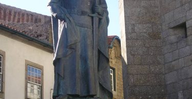 D. Sancho I Encostado à Sé Da Guarda