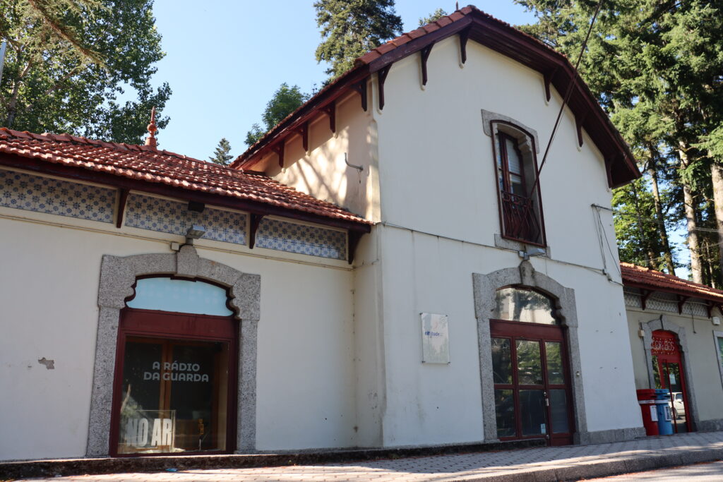 “… E temos o povo” para ouvir na Rádio Altitude no domingo