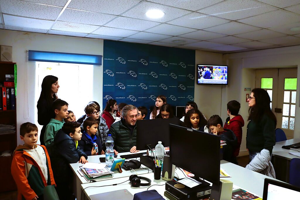 Alunos da Escola Básica de Maçainhas visitam Jornal O INTERIOR