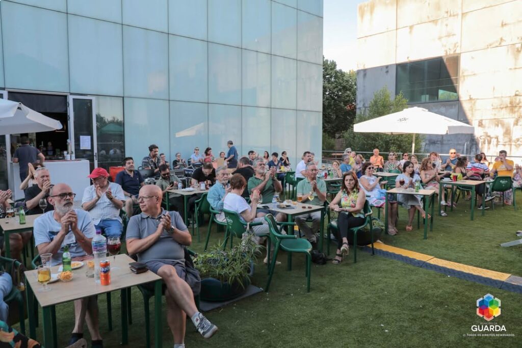 Vaarwell, Macacos do Chinês, Suma e Paus no Music Set Fest, na Guarda