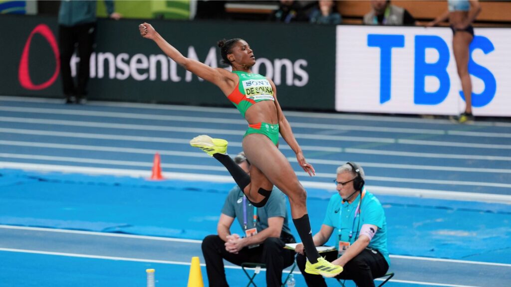 Agate Sousa é campeã do mundo do salto em comprimento “indoor”