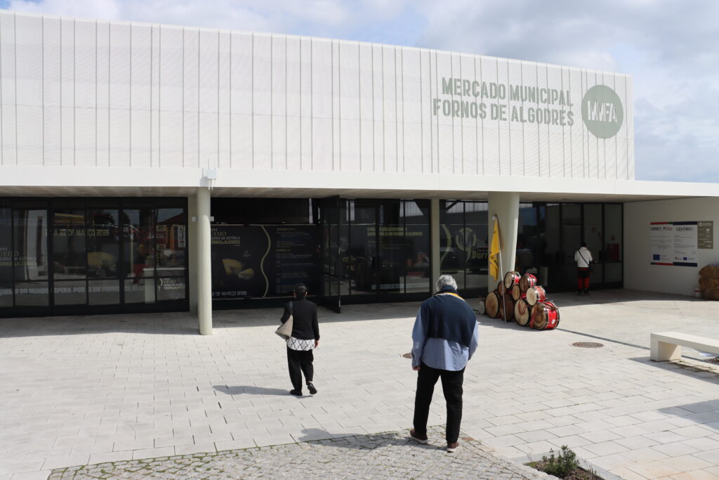 Projeto do mercado municipal de Fornos de Algodres em exposição de arquitetura em Barcelona