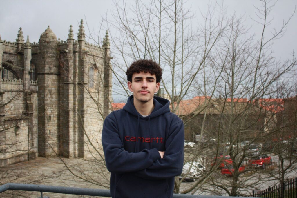 «Queremos otimizar a rádio escola, adquirir uma mesa de “snooker” e organizar palestras»