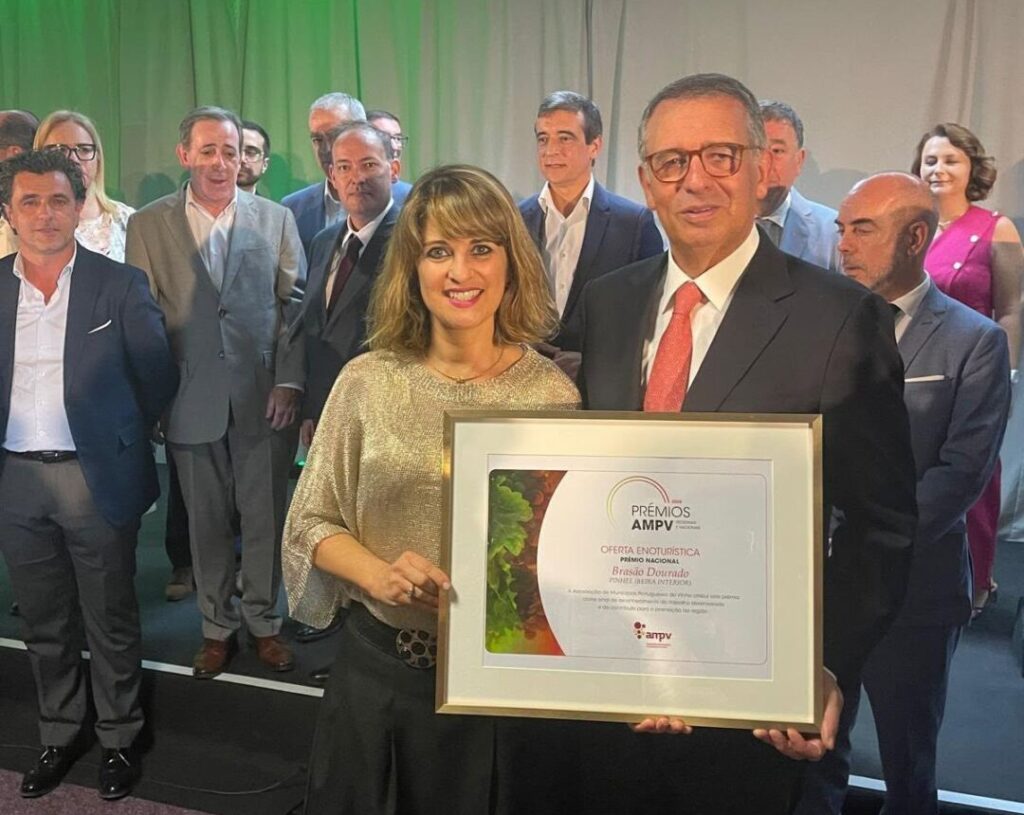 Brasão Dourado vence prémios regional e nacional de Enoturismo da AMPV