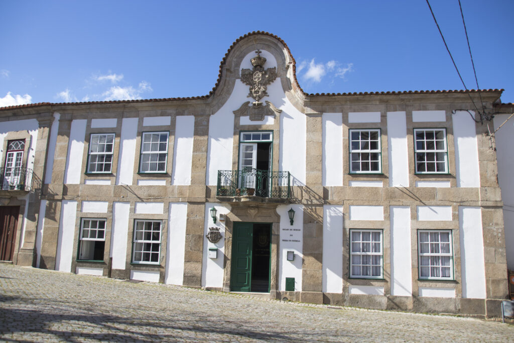 “Quando o Pão encontra o Queijo Serra da Estrela” em exposição no Solar do Queijo em Celorico da Beira