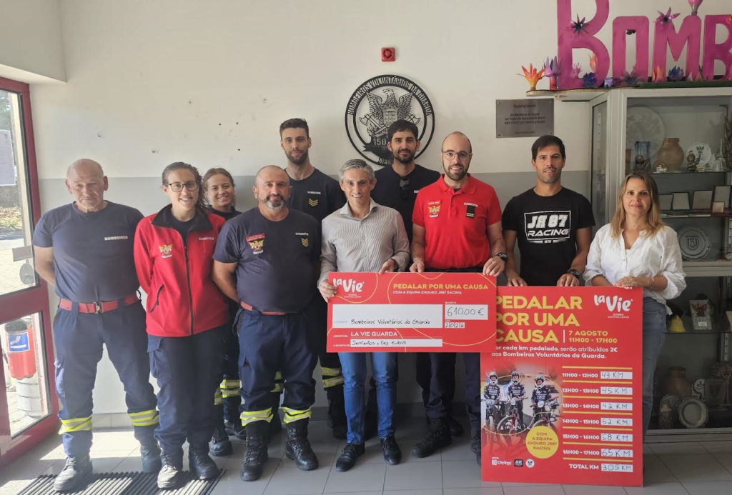 La Vie Guarda angaria 610 euros para os Bombeiros Egitanienses com iniciativa “Pedalar por uma causa”