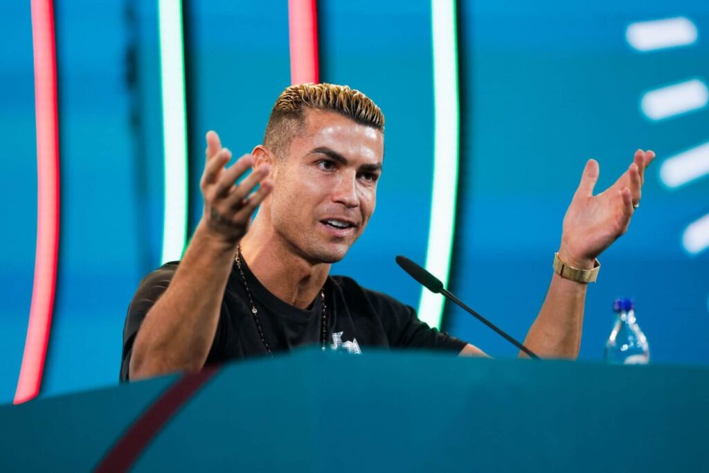 Cristiano Ronaldo abandona estágio da seleção