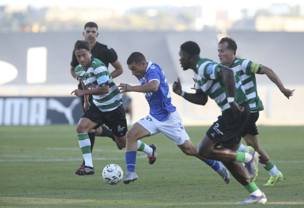 Sp. Covilhã empata líder Belenenses no Restelo