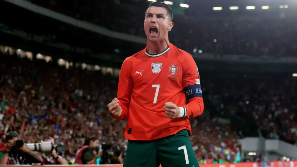 Ronaldo suspenso 30 dias da seleção e multado em 255 euros